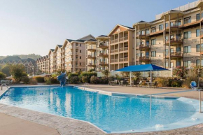 Relax surrounded by nature in this 1BD resort condo with resort amenities
